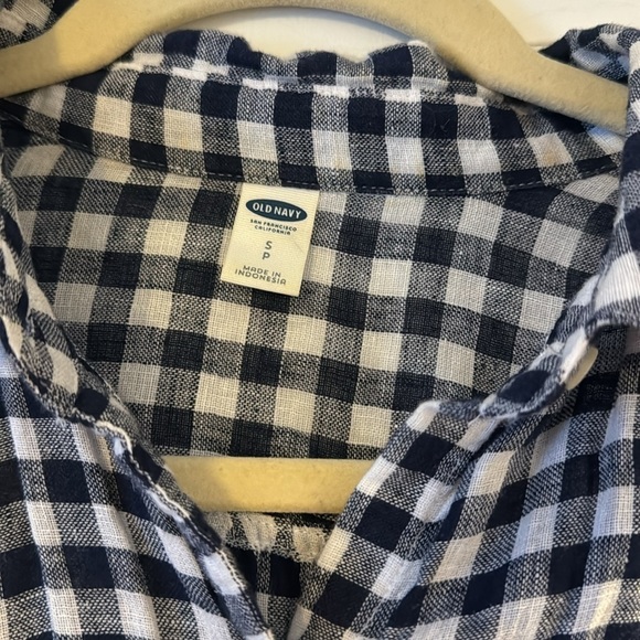 Old navy linen/cotton gingham navy/white short sleeve blouse size small - Picture 2 of 6
